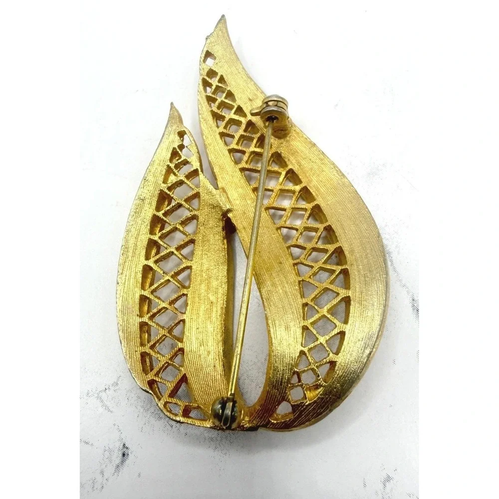 Vintage Gold Tone Leaf Brooch Openwork Textured‎ Statement Pin 2.5